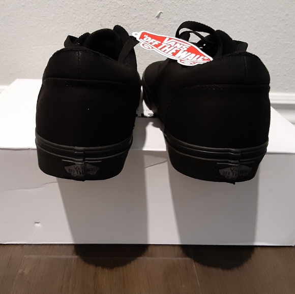 Vans - Picture 4 of 4